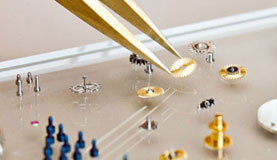 苏州爱彼指定维修门店打开表壳